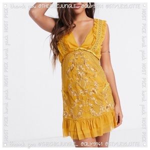LAST CHANCE ASOS DESIGN mini dress